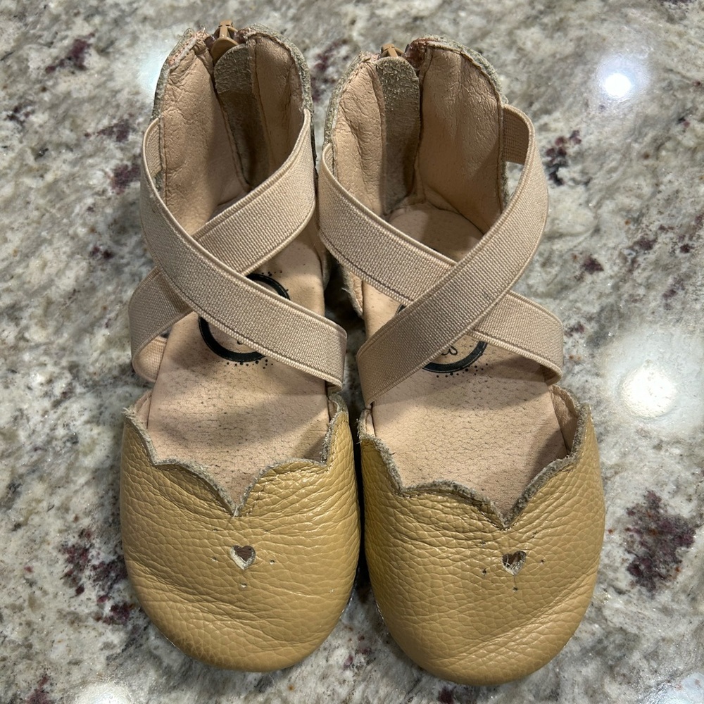 Little Love Bug Sophia barefoot sandals in nude